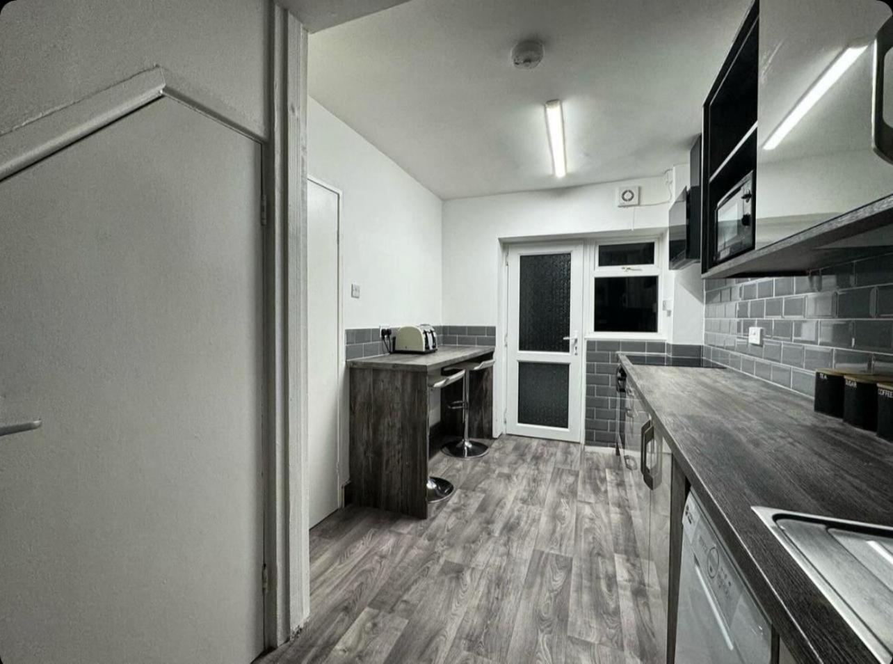 Apartamento Noormak Nights Birmingam Exterior foto